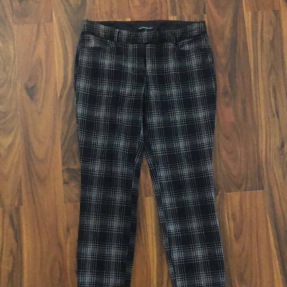 Women Black and Gray Plaid Pants